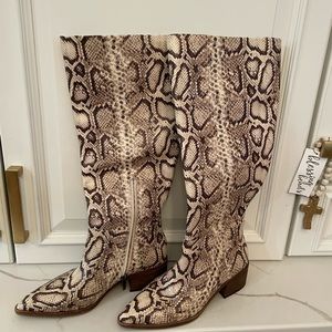Beautiful Vince Camuto Knee Boots